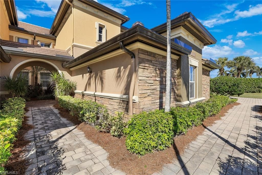 9505 Ironstone Ter 202, Naples, FL 34120-4
