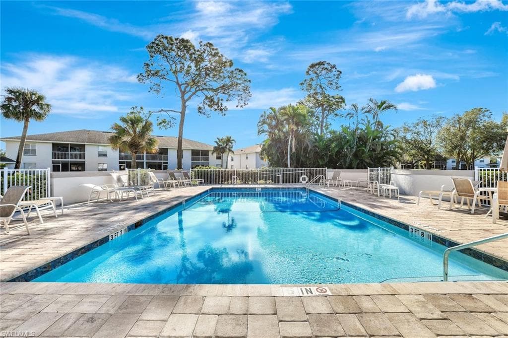 1336 Churchill Cir K202, Naples, FL 34116-20