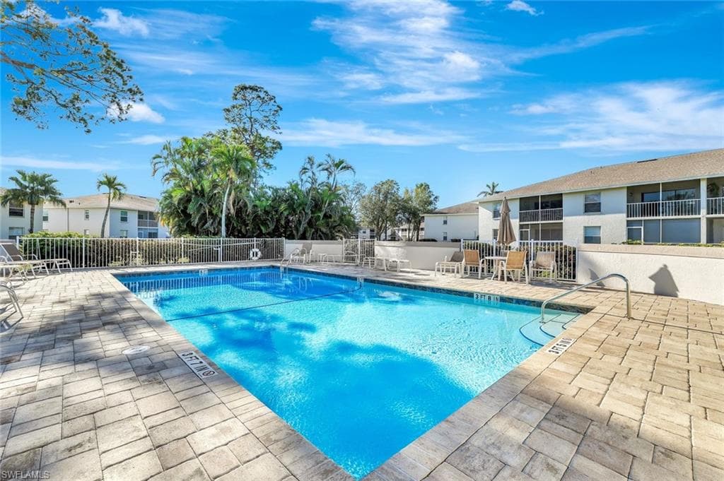 1336 Churchill Cir K202, Naples, FL 34116-21