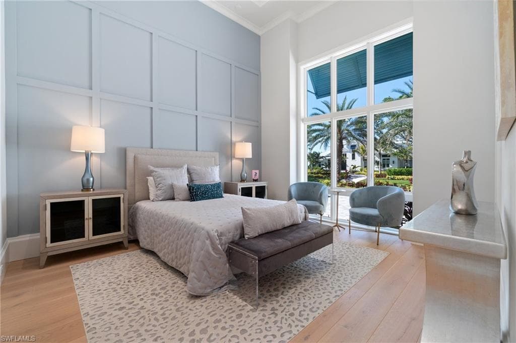 3290 Crayton Rd, Naples, FL 34103-32