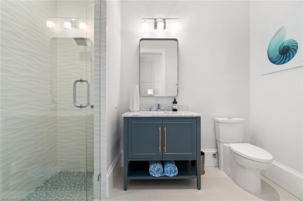 3290 Crayton Rd, Naples, FL 34103-33