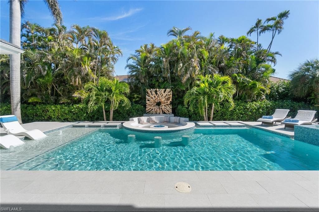 3290 Crayton Rd, Naples, FL 34103-43