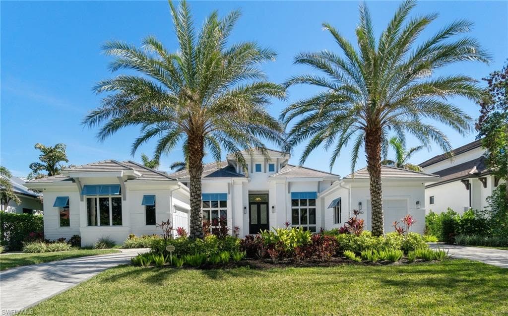 3290 Crayton Rd, Naples, FL 34103-49