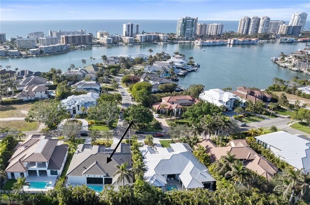 3290 Crayton Rd, Naples, FL 34103-50