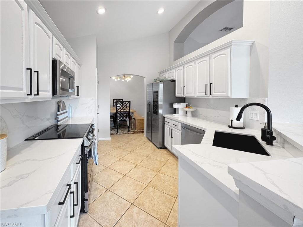 7134 Blue Juniper Ct 202, Naples, FL 34109-13