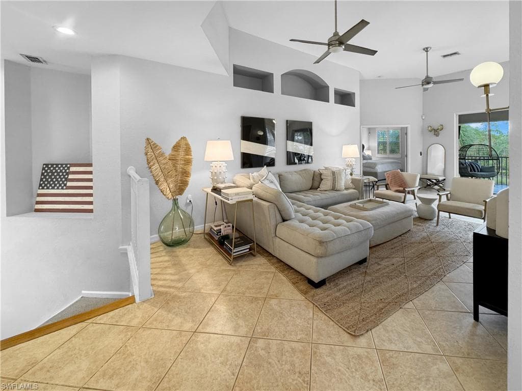 7134 Blue Juniper Ct 202, Naples, FL 34109-3