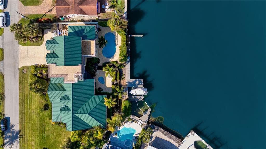 200 Tahiti Cir, Naples, FL 34113-4