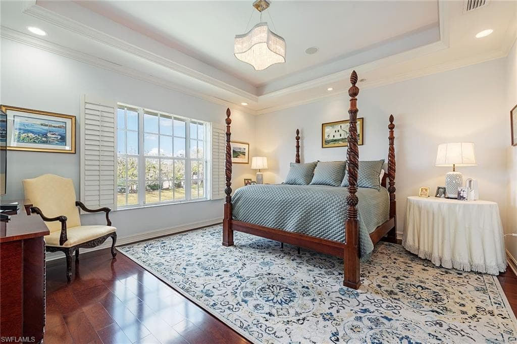 5045 Blauvelt Way 201, Naples, FL 34105-9