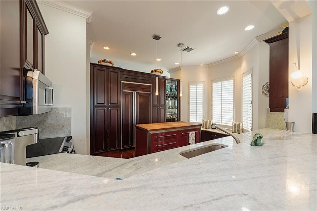 5045 Blauvelt Way 201, Naples, FL 34105-11