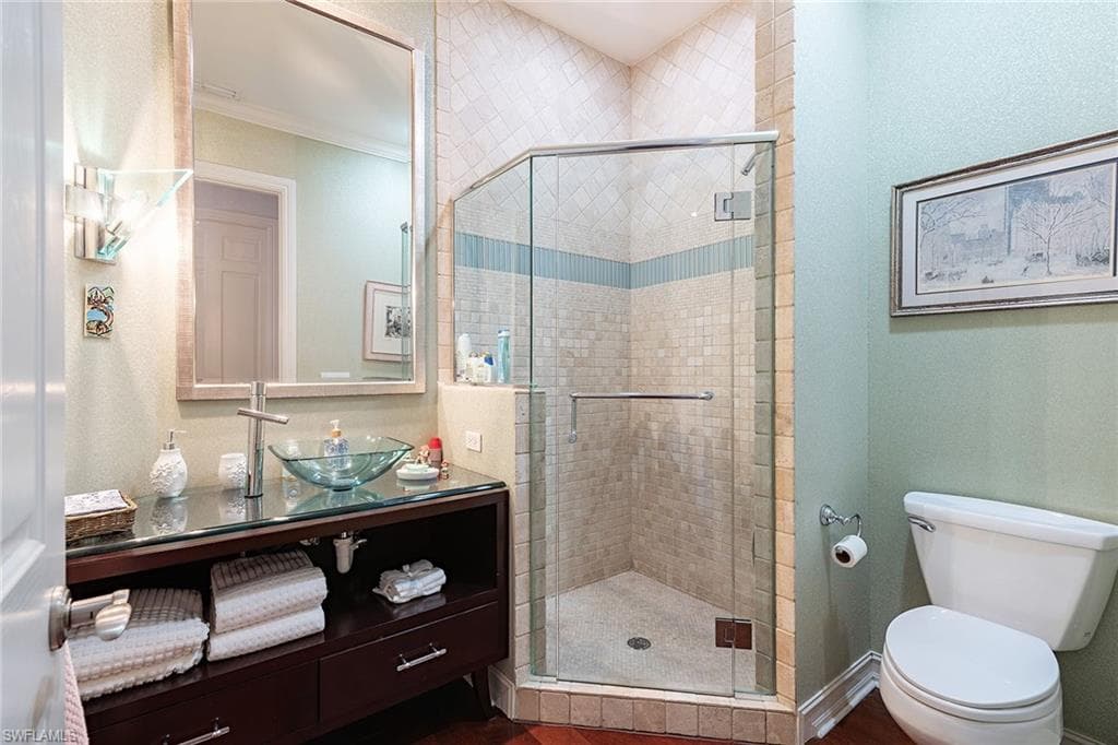 5045 Blauvelt Way 201, Naples, FL 34105-15