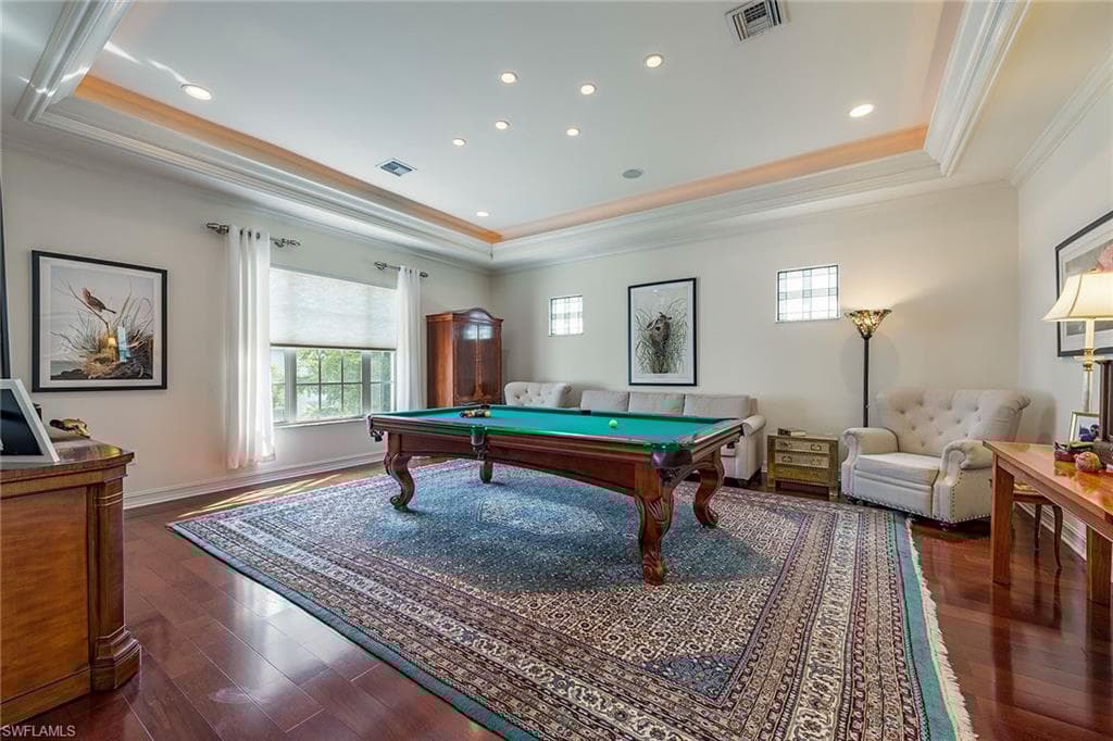 5045 Blauvelt Way 201, Naples, FL 34105-6