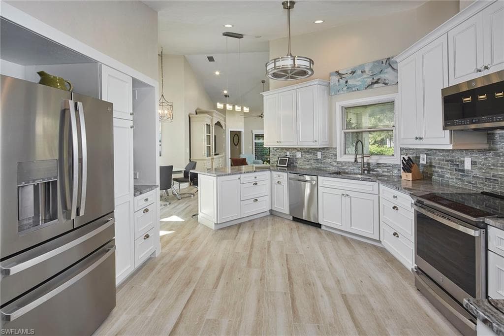 4062 Crayton Rd F5, Naples, FL 34103-9