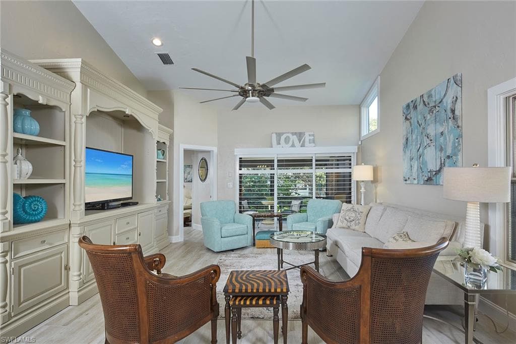 4062 Crayton Rd F5, Naples, FL 34103-5