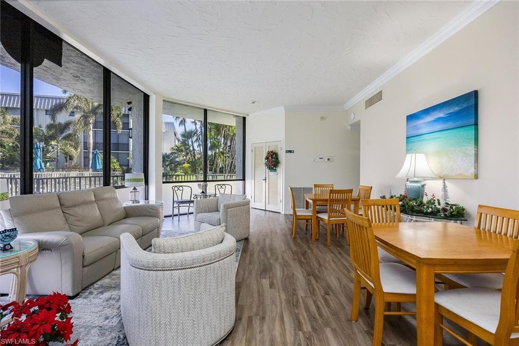 788 Park Shore Dr C17, Naples, FL 34103-24