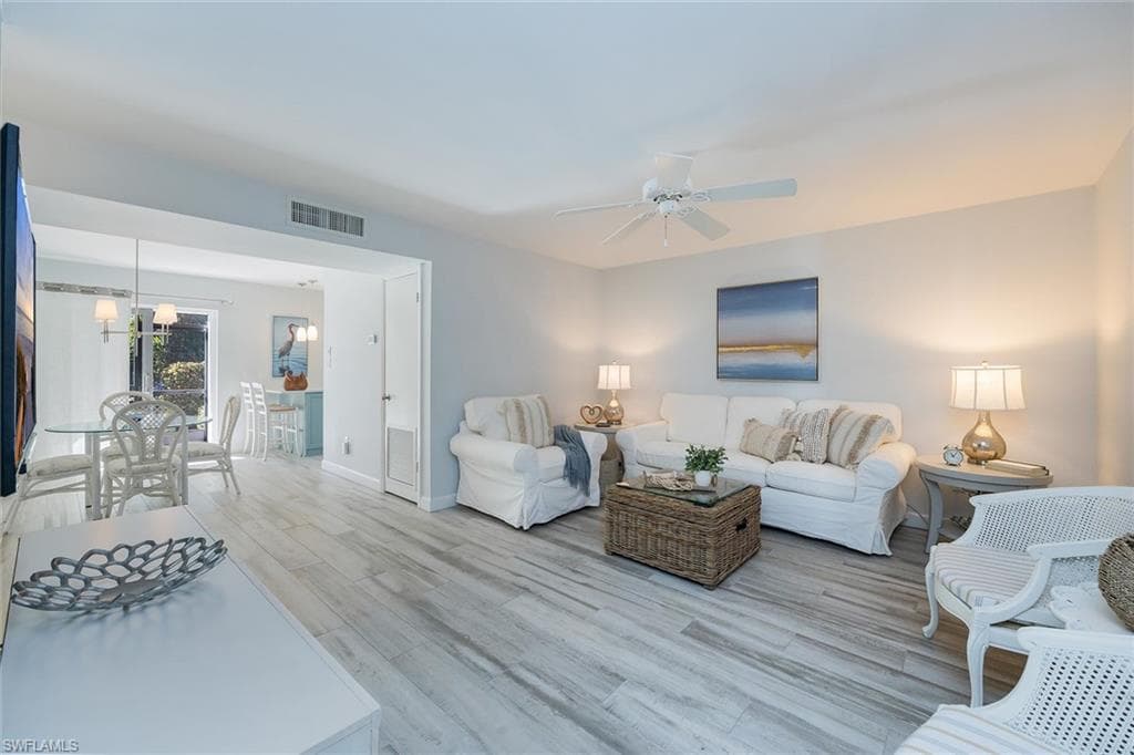 788 Park Shore Dr C17, Naples, FL 34103-4