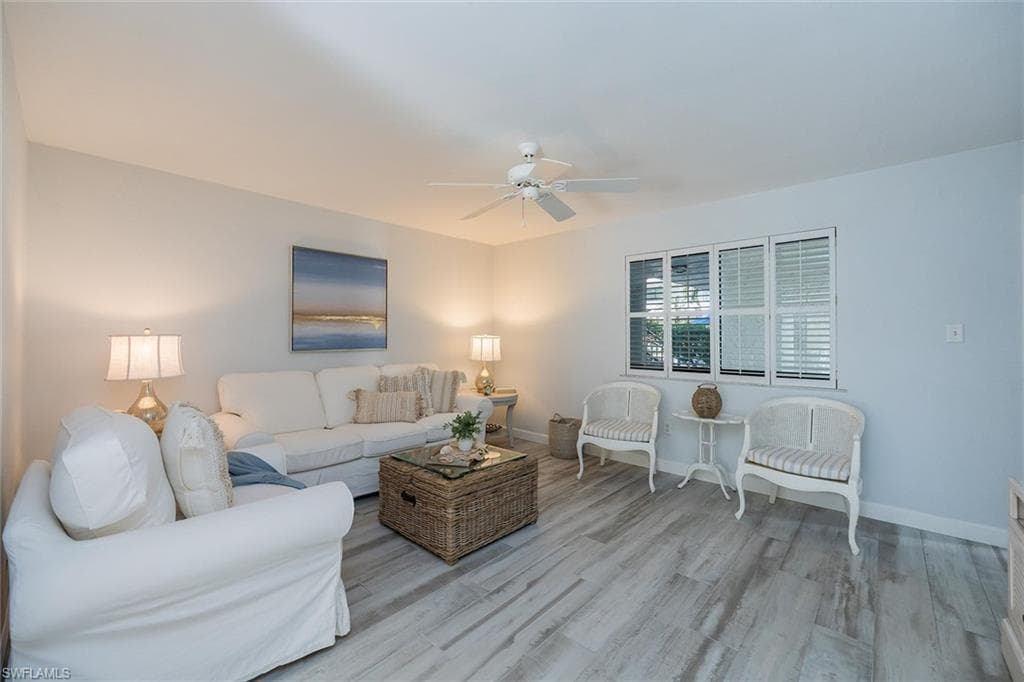 788 Park Shore Dr C17, Naples, FL 34103-5