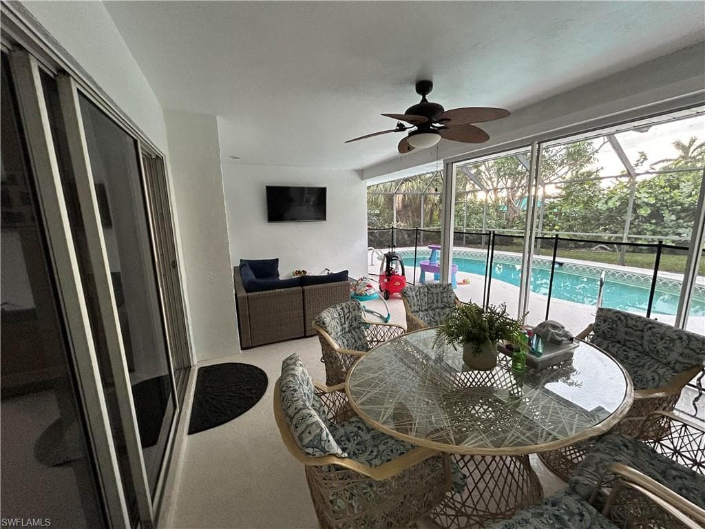 621 Valley Dr, Bonita Springs, FL 34134-4