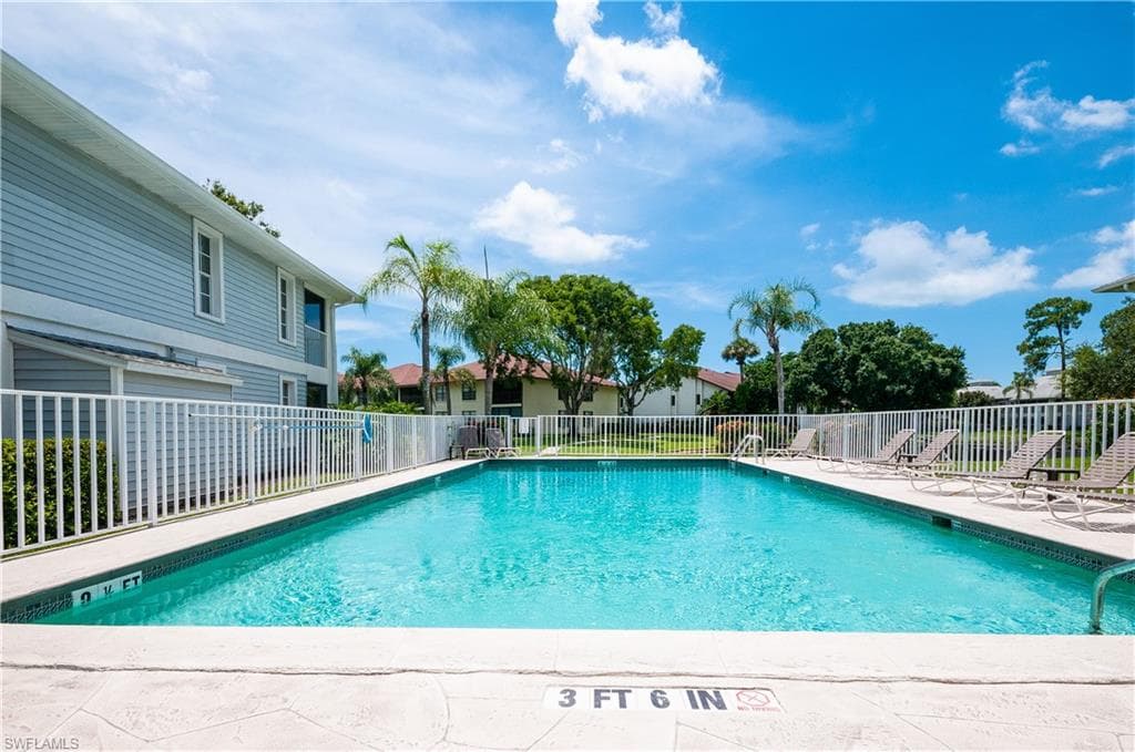 500 Misty Pines Cir 2-203, Naples, FL 34105-11