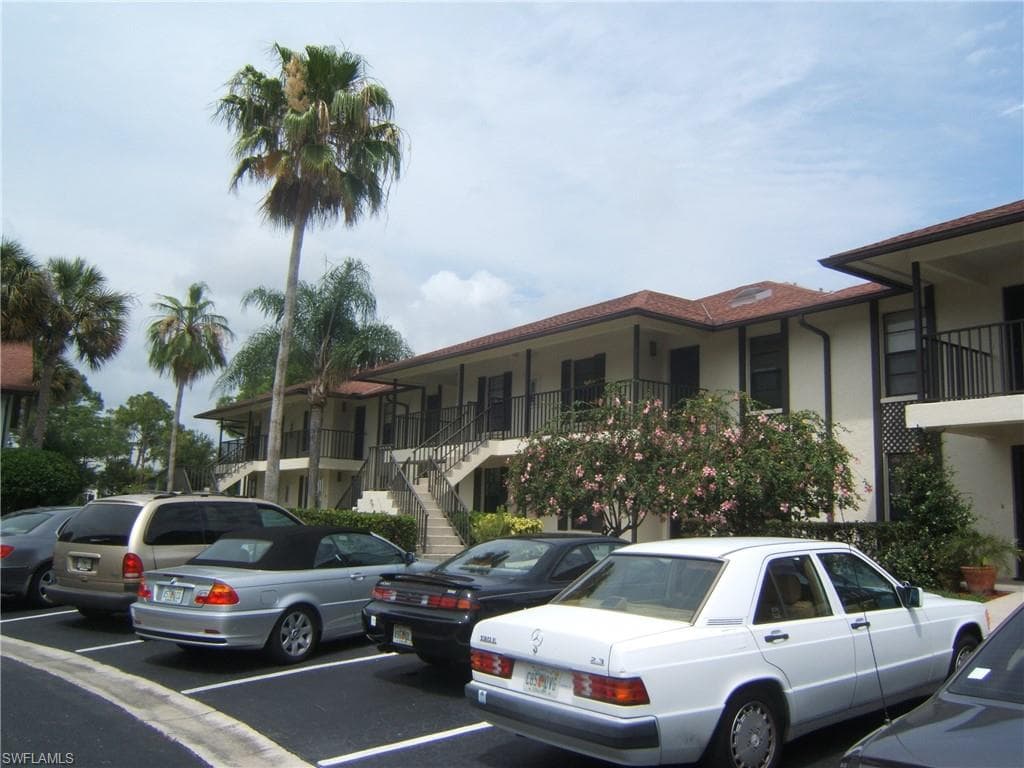500 Misty Pines Cir 2-203, Naples, FL 34105-25