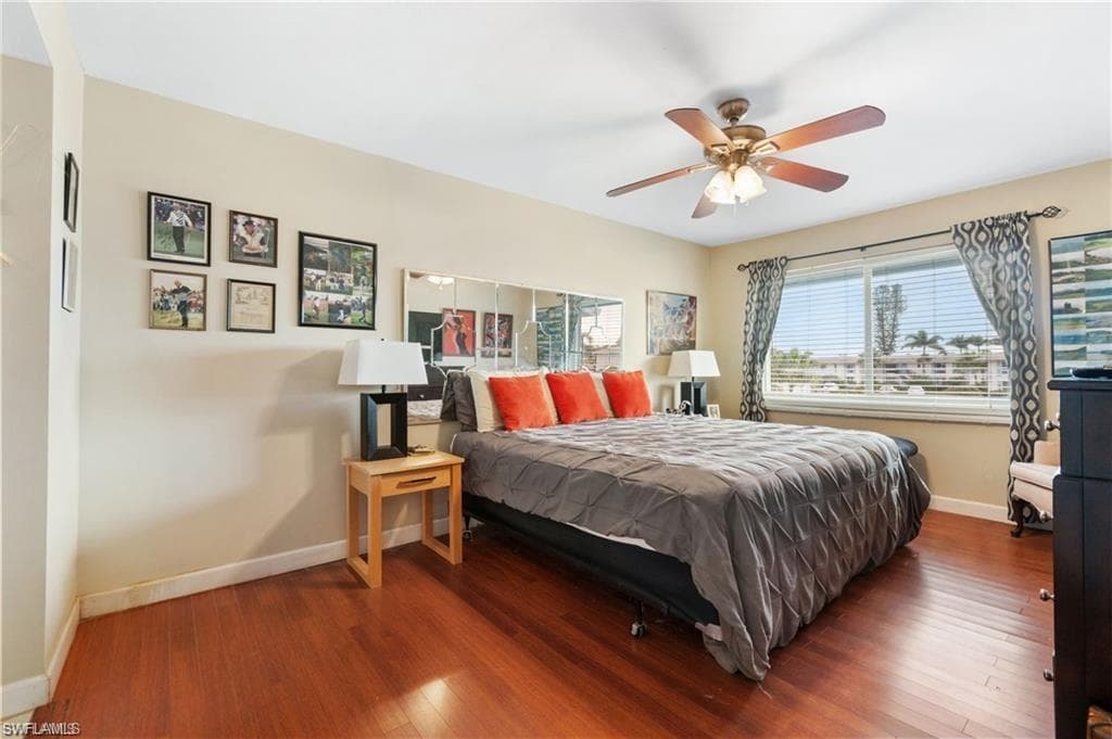 208 Palm Dr 4, Naples, FL 34112-20