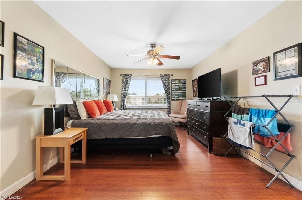 208 Palm Dr 4, Naples, FL 34112-21