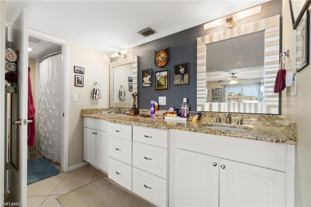 208 Palm Dr 4, Naples, FL 34112-25