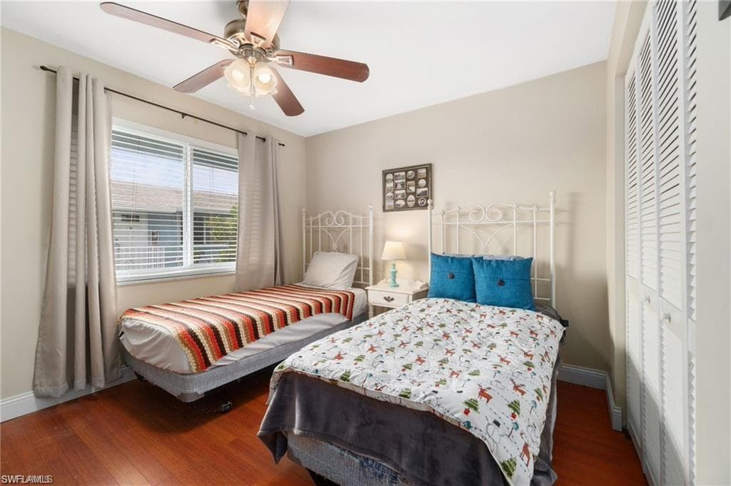 208 Palm Dr 4, Naples, FL 34112-26