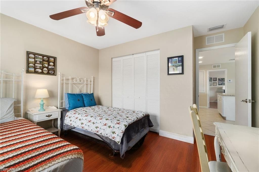 208 Palm Dr 4, Naples, FL 34112-27