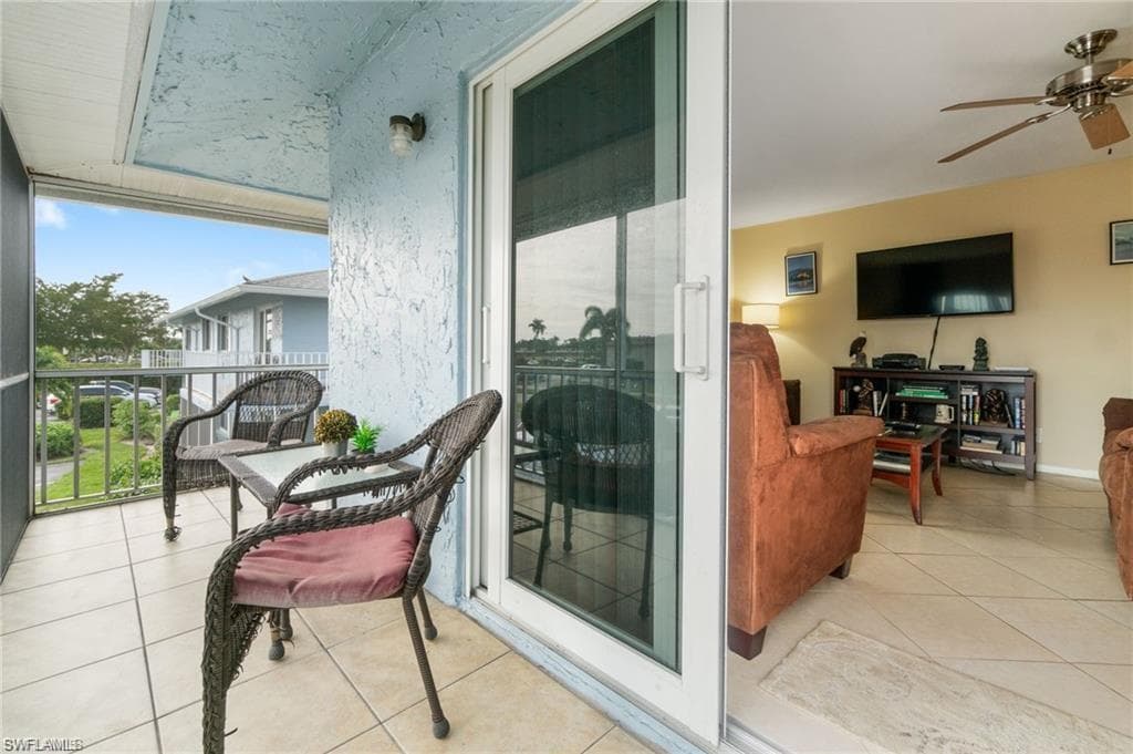 208 Palm Dr 4, Naples, FL 34112-30
