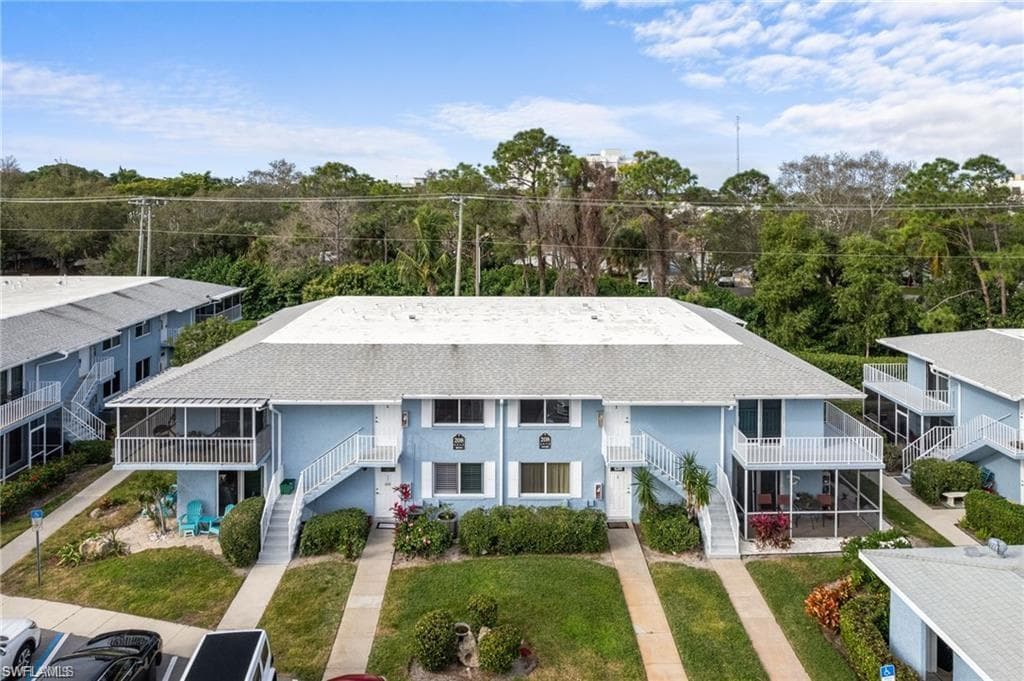 208 Palm Dr 4, Naples, FL 34112-36