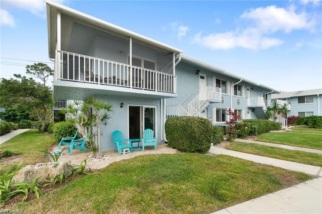 208 Palm Dr 4, Naples, FL 34112-4