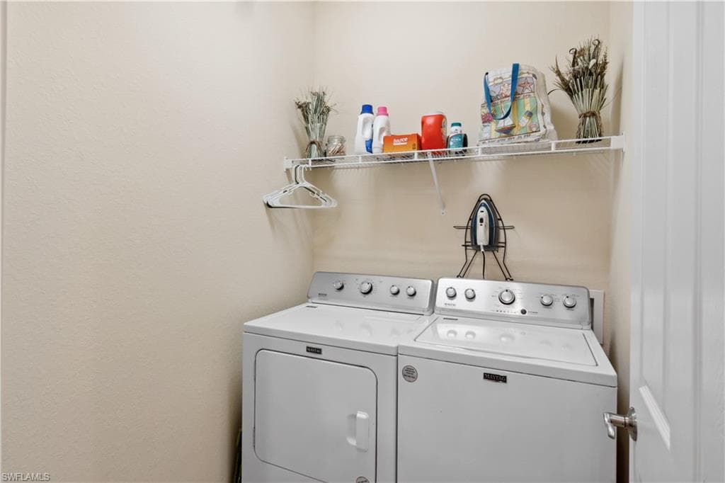 8997 Cambria Cir 2004, Naples, FL 34113-21