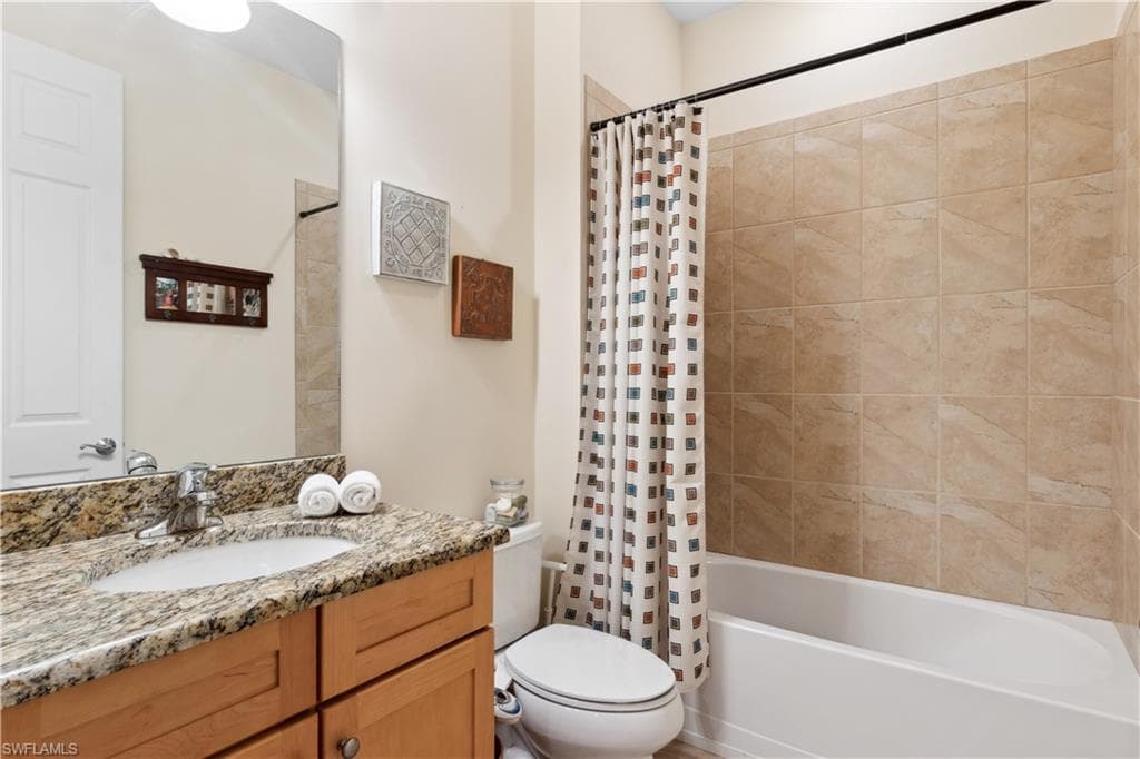 8997 Cambria Cir 2004, Naples, FL 34113-26