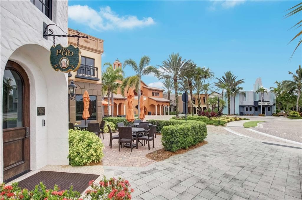 8997 Cambria Cir 2004, Naples, FL 34113-40