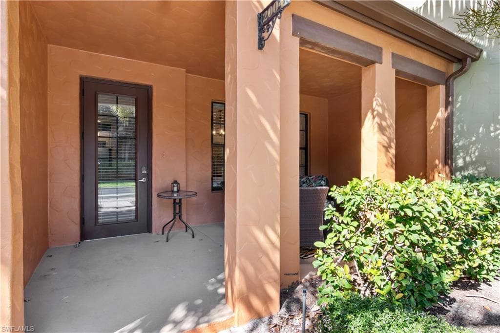 8997 Cambria Cir 2004, Naples, FL 34113-6