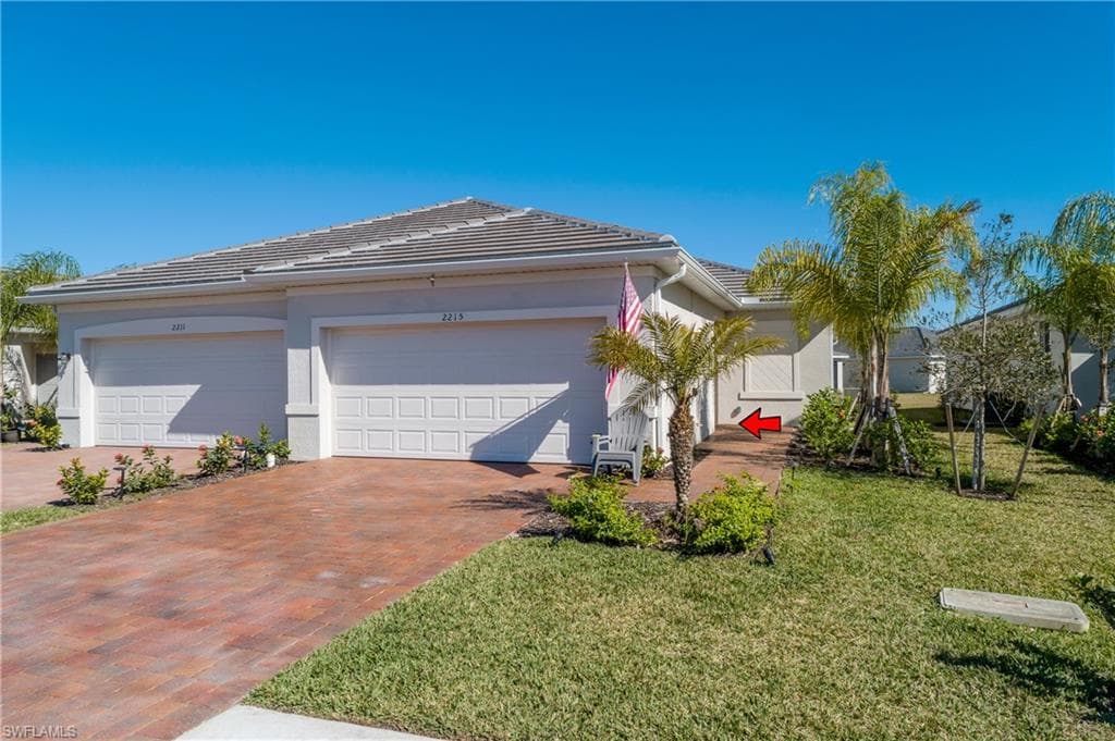2215 Dragonfruit Way, Naples, FL 34120-4