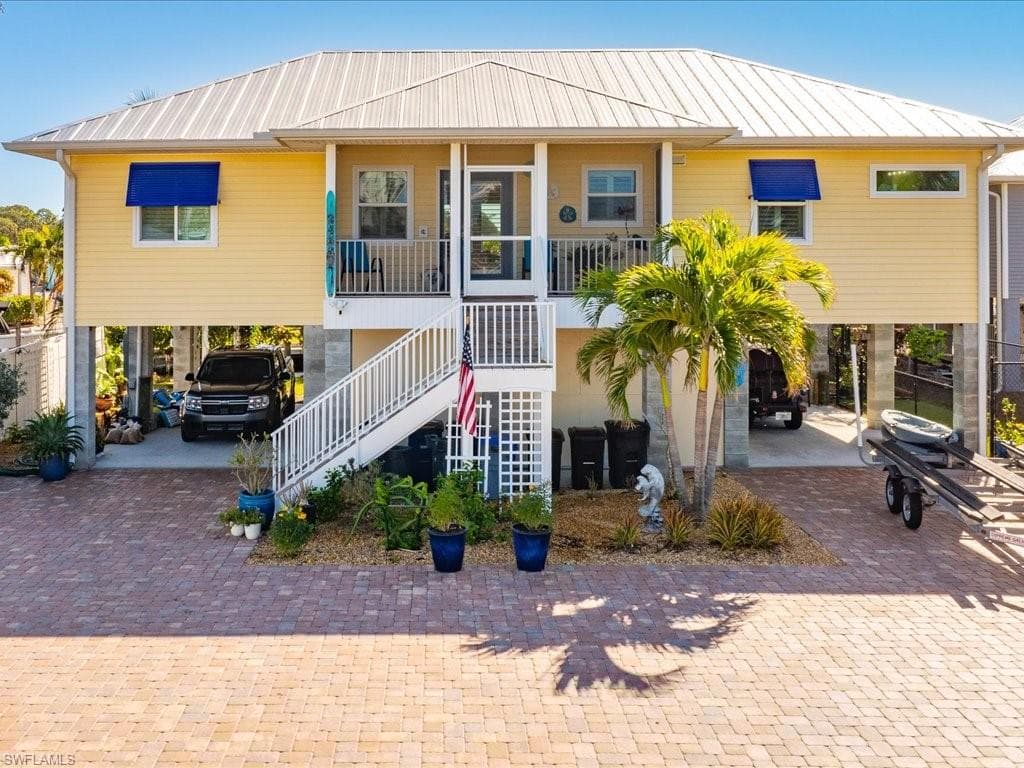 24536 Dolphin St, Bonita Springs, FL 34134-10