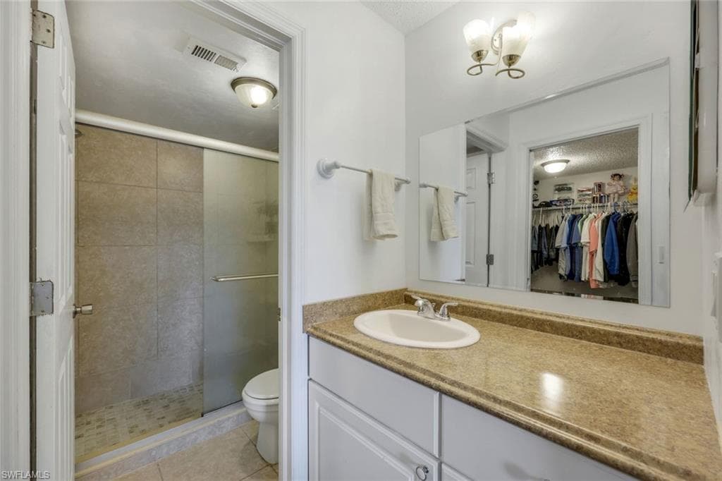5792 Deauville Cir A104, Naples, FL 34112-16