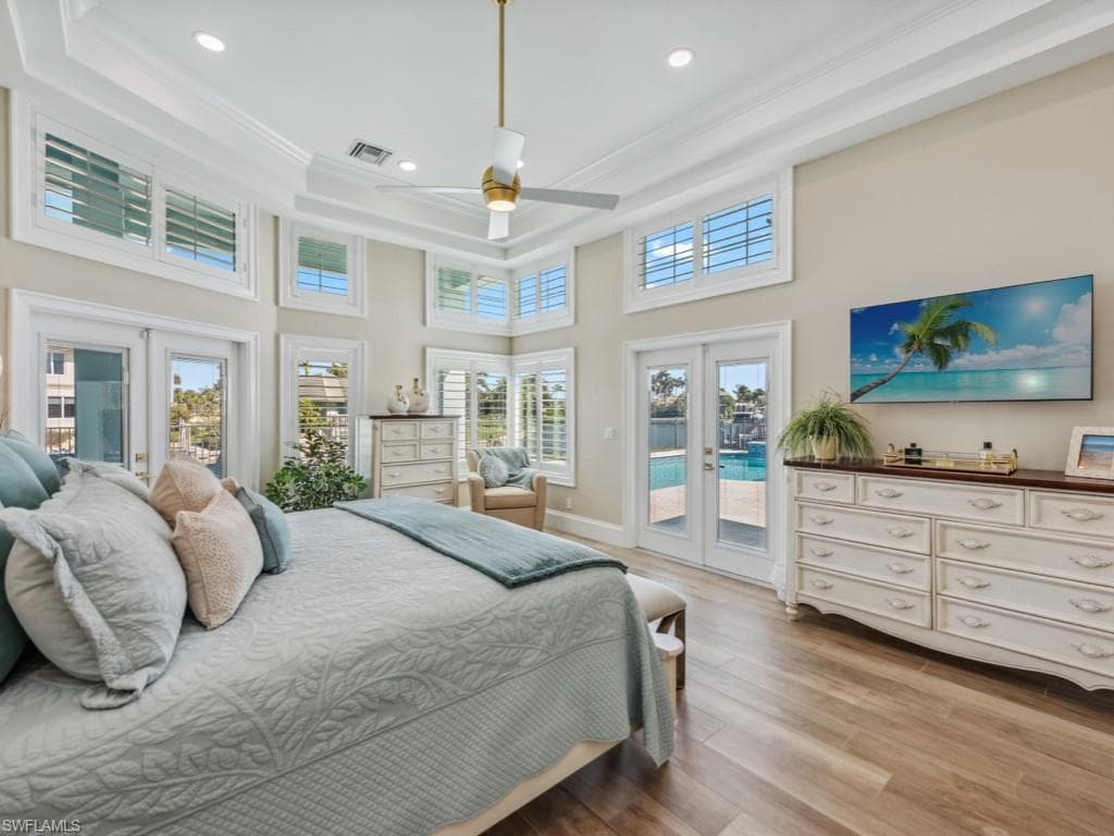 525 Taylor Ct, Marco Island, FL 34145-19