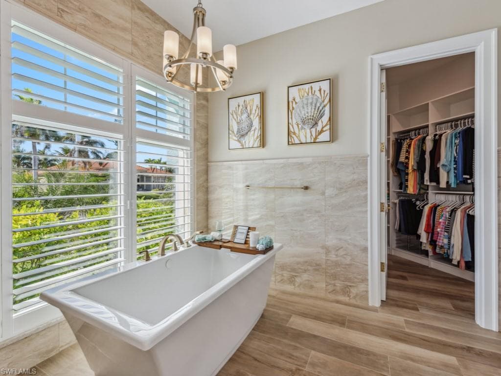 525 Taylor Ct, Marco Island, FL 34145-22