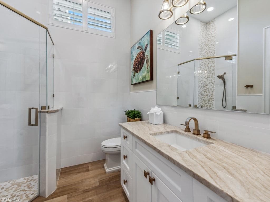 525 Taylor Ct, Marco Island, FL 34145-25