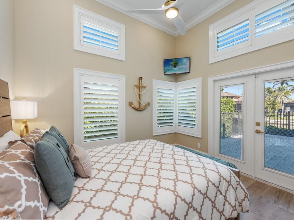 525 Taylor Ct, Marco Island, FL 34145-26
