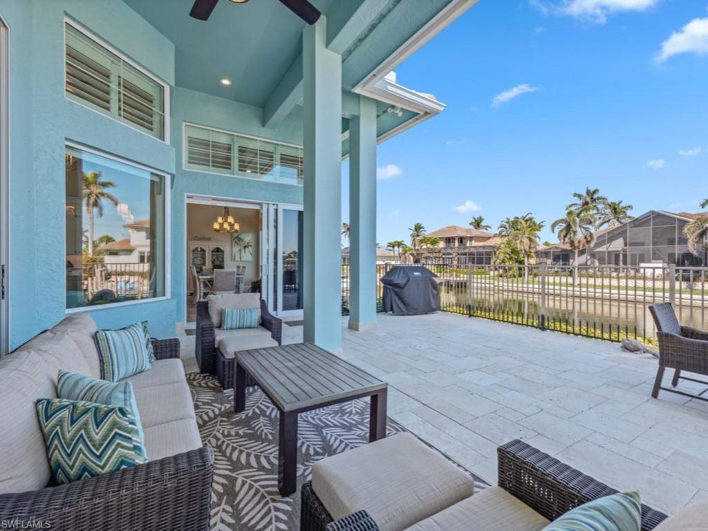 525 Taylor Ct, Marco Island, FL 34145-28