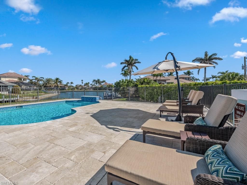 525 Taylor Ct, Marco Island, FL 34145-2