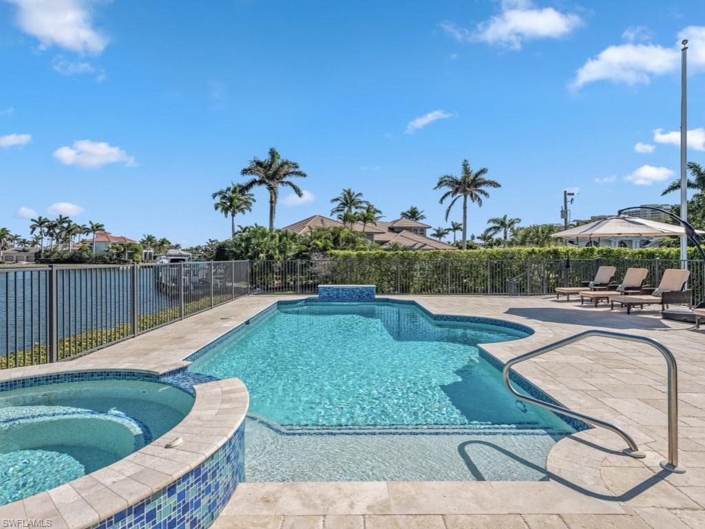 525 Taylor Ct, Marco Island, FL 34145-32