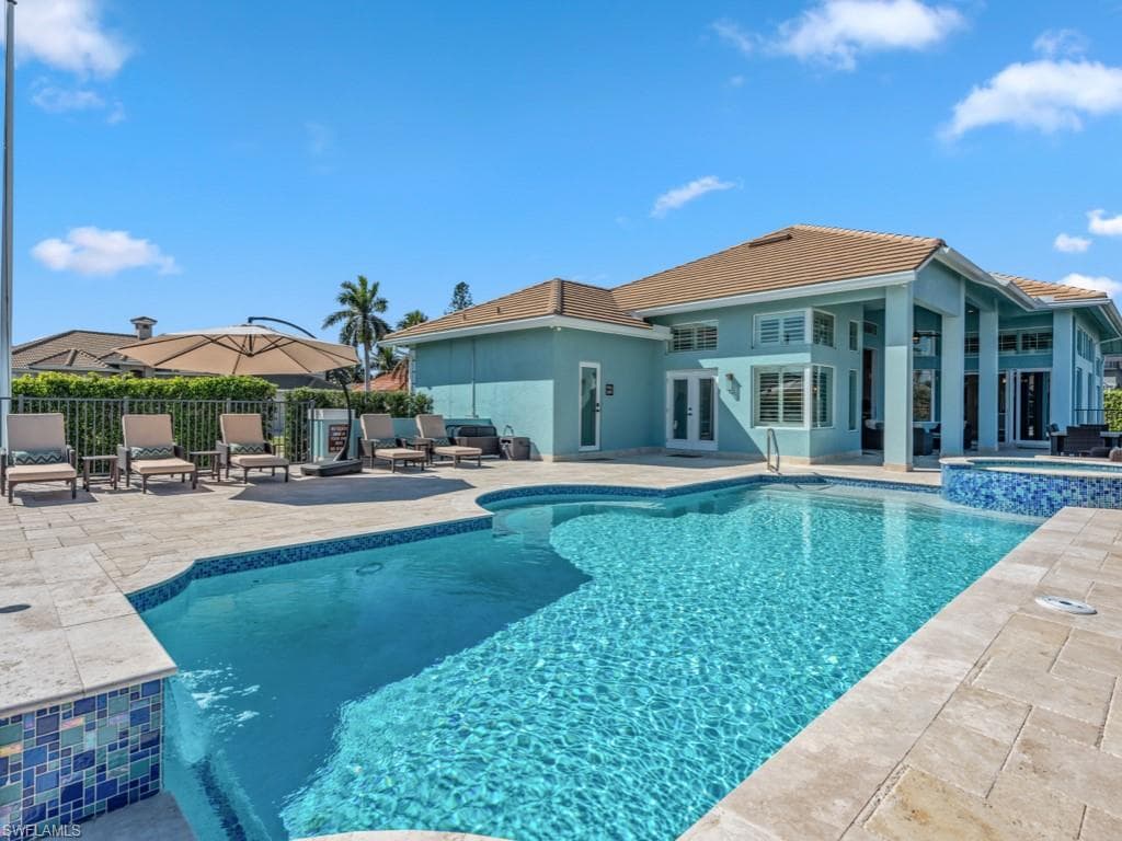 525 Taylor Ct, Marco Island, FL 34145-33