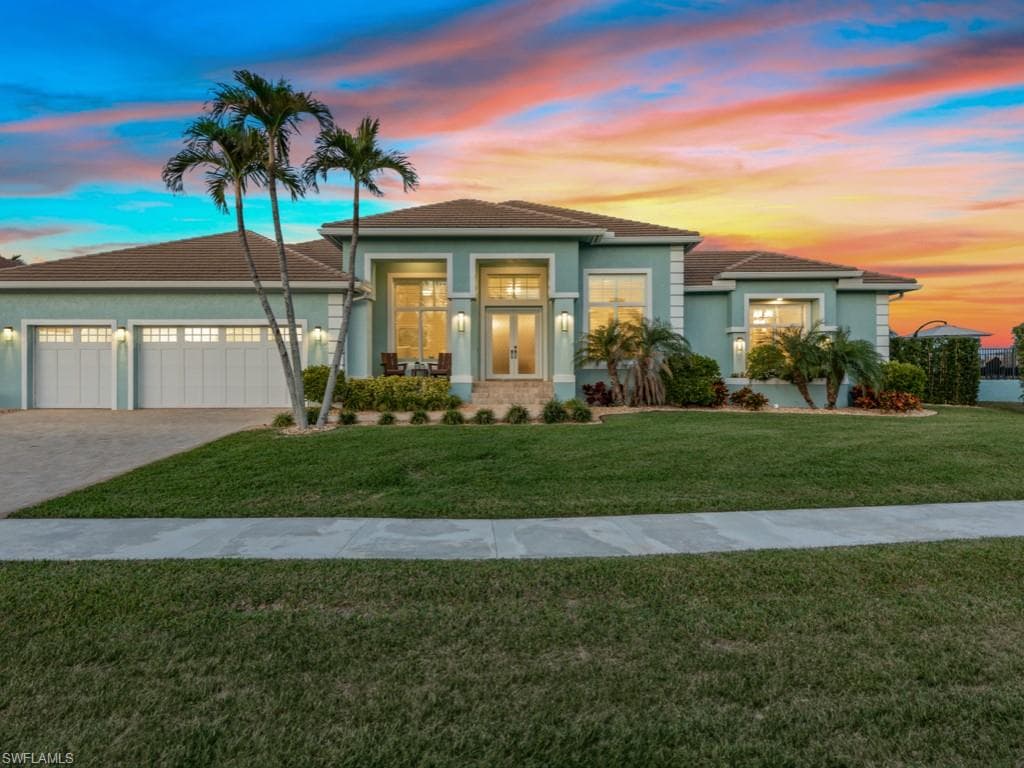 525 Taylor Ct, Marco Island, FL 34145-3