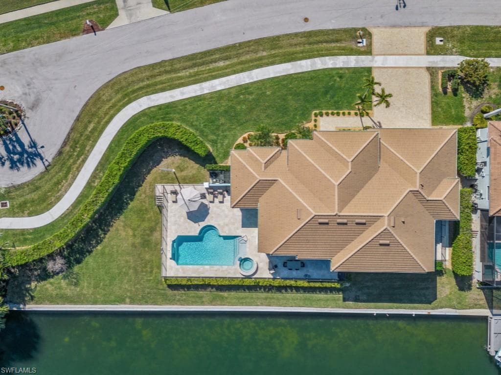 525 Taylor Ct, Marco Island, FL 34145-45