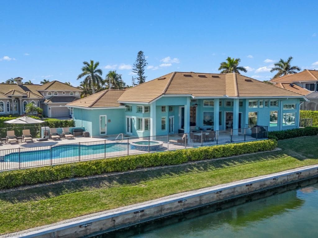 525 Taylor Ct, Marco Island, FL 34145-49