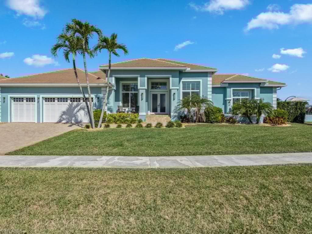 525 Taylor Ct, Marco Island, FL 34145-5
